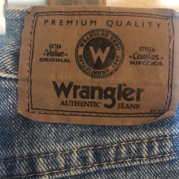 Wrangler denim shorts size 42 - Picture 3 of 4
